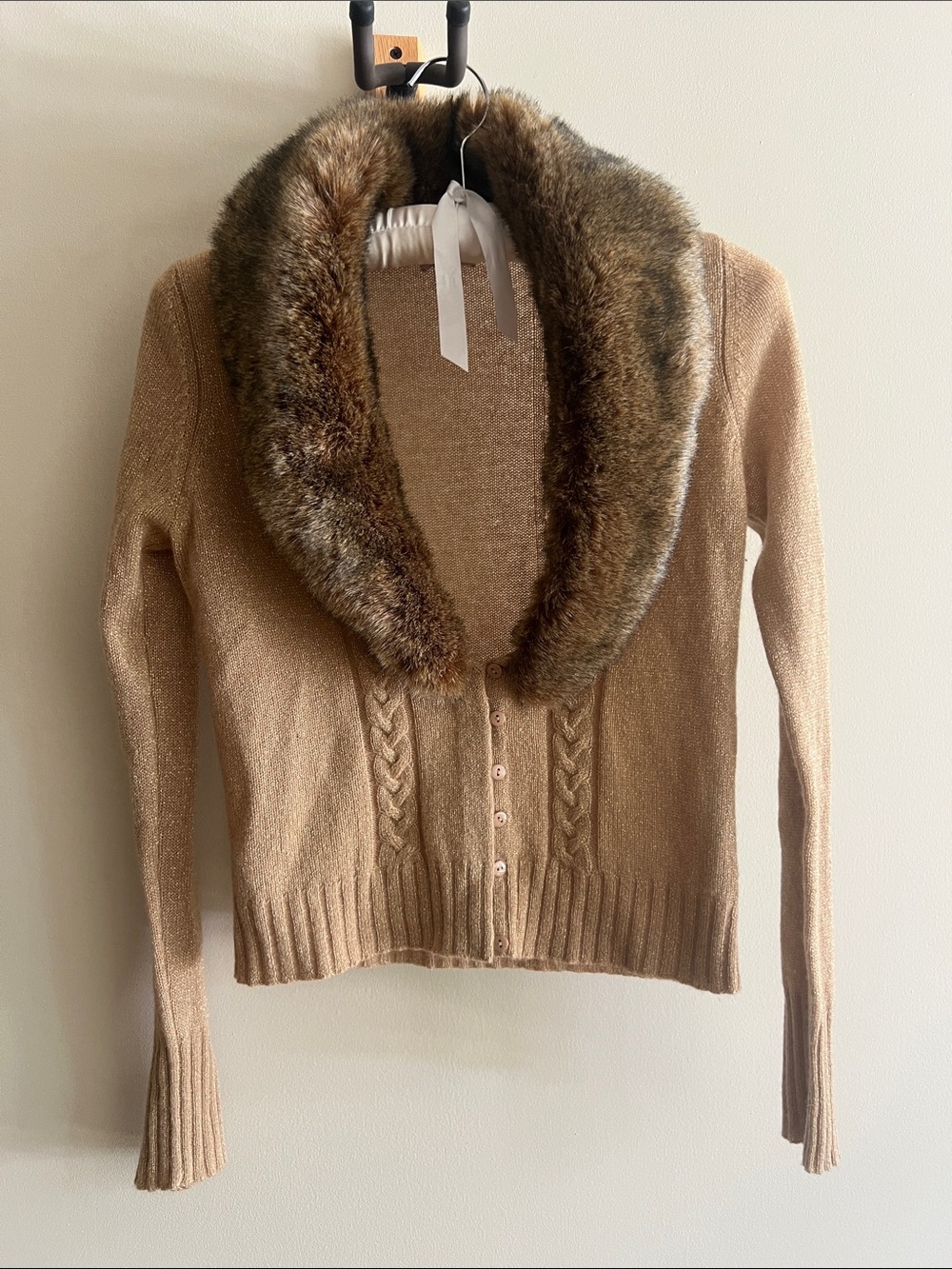 Cashmere cardigan with fur trim